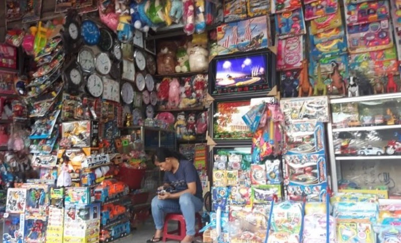 Nếu không có kinh nghiệm nhập hàng sỉ ở chợ đầu mối Việt Nam, chủ shop sẽ rất dễ bị chặt chém 