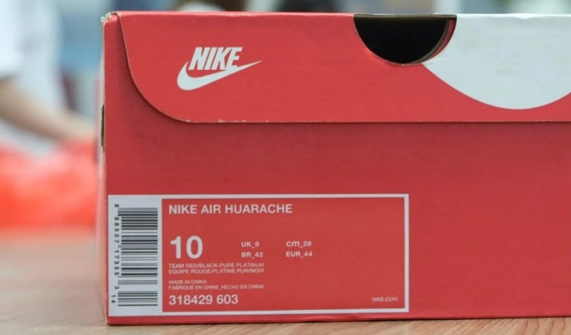 Hộp giày Nike chính hãng sẽ được làm bằng giấy cứng và in đầy đủ thông tin về sản phẩm