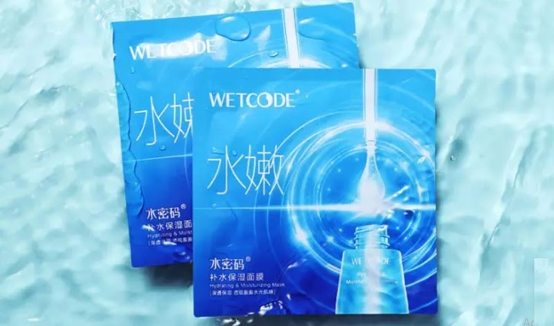 Wetcode có màu xanh nước biển cung cấp độ ẩm cho da