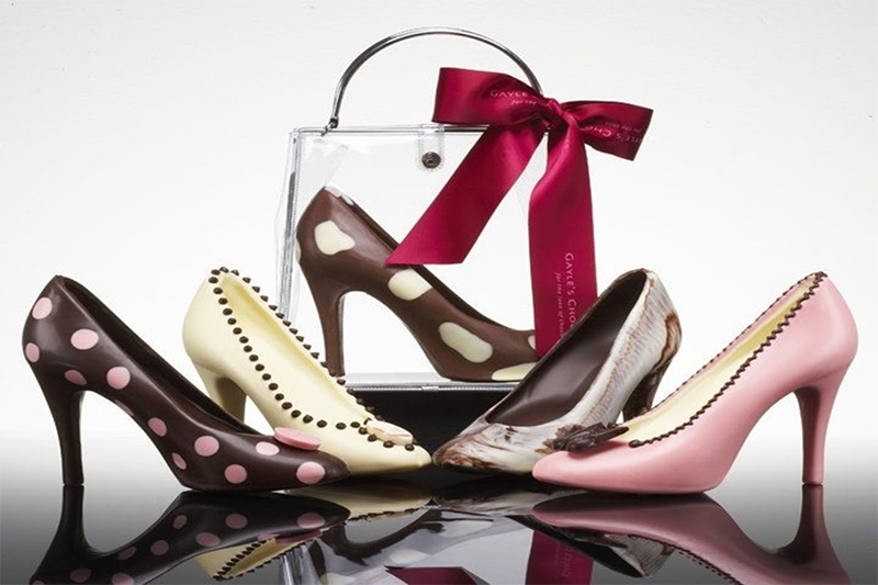 Các loại giày dép phụ kiện Trung Quốc cũng mang lại lãi cao cho chủ shop