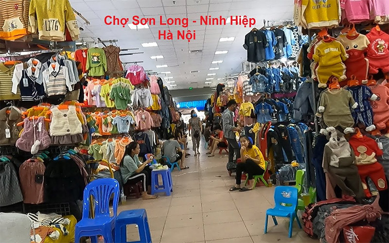Chợ Sơn Long, chợ Phú Điền nằm cách chợ Ninh hiệp không xa