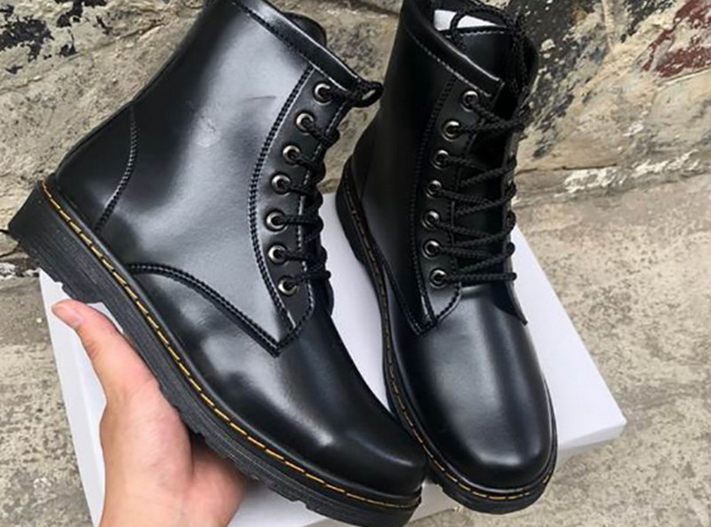 Combat boots