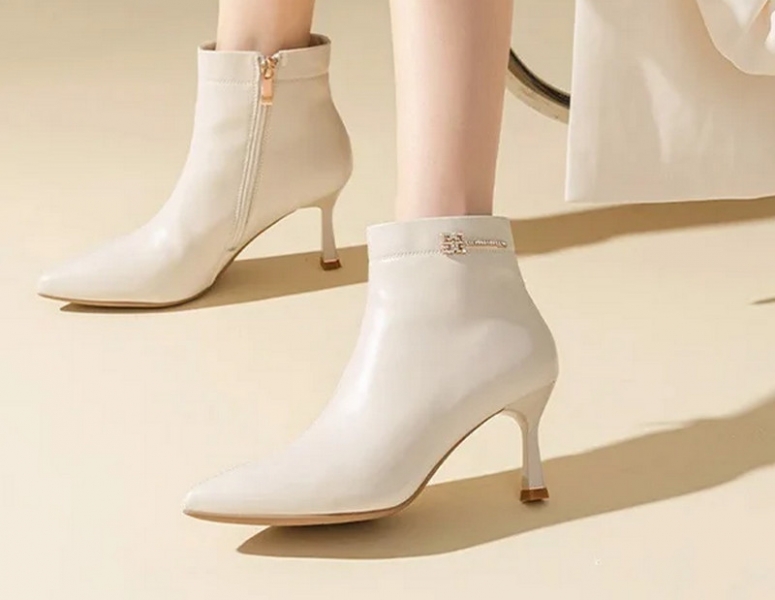 Stilettos boots