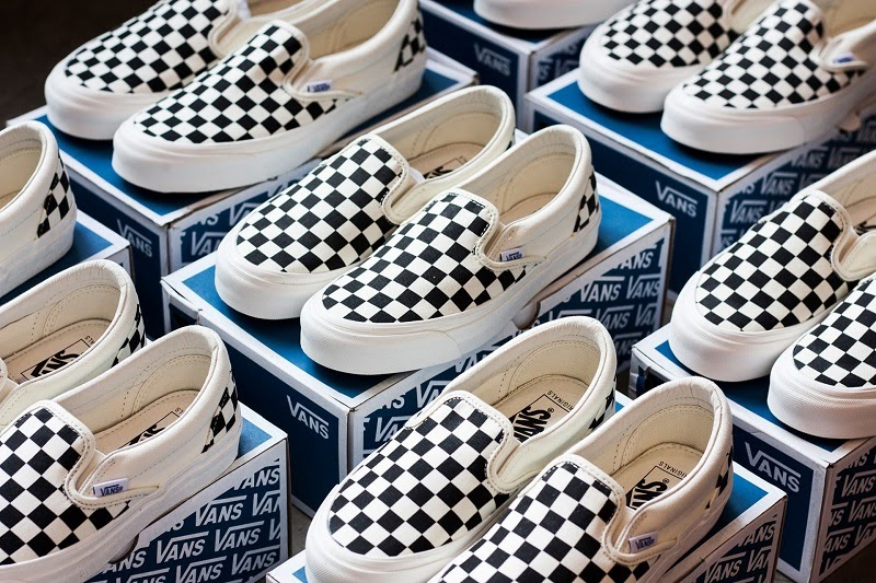  Vans Slip-on là mẫu giày lười có thiên hướng thời trang nhiều hơn