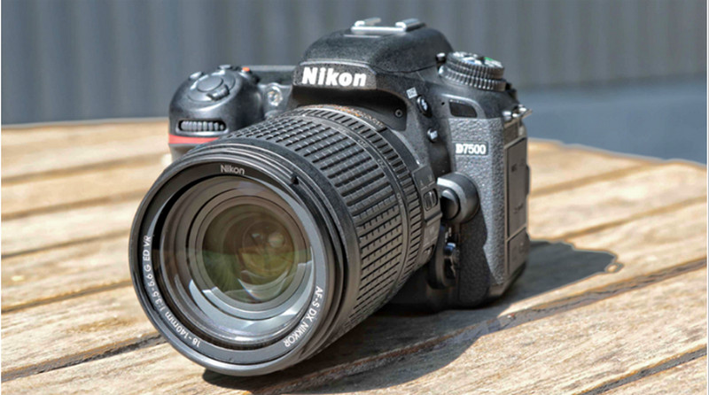 Nikon D7500