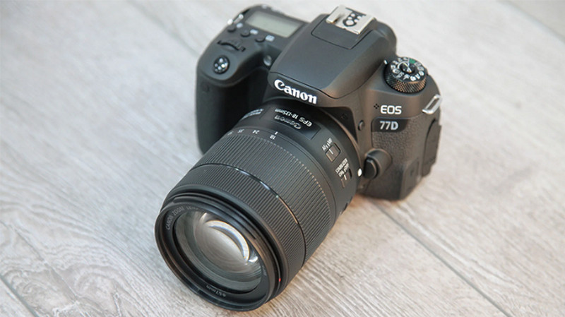 Canon EOS 77D