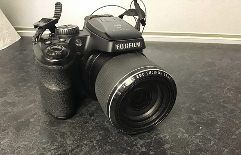 Fujifilm FinePix S9400W 