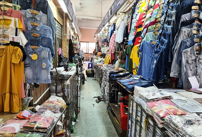  Nhập quần yếm tại các chợ đầu mối của Việt Nam