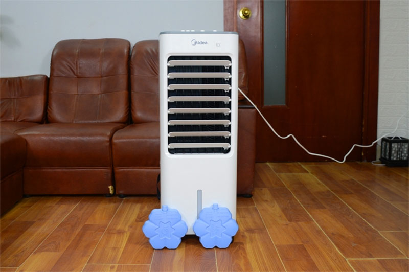 Quạt điều hòa Trung Quốc Midea AC100-18B
