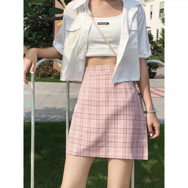 mẫu váy kẻ caro dáng suông