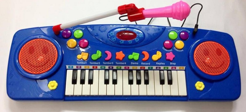 Đàn là món đồ chơi kích thích khả năng tư duy âm nhạc hiệu quả cho bé