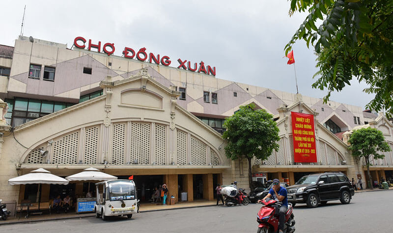 Chợ Đồng Xuân nơi chủ shop có thể mua hàng Quảng Châu giá sỉ tại Hà Nội