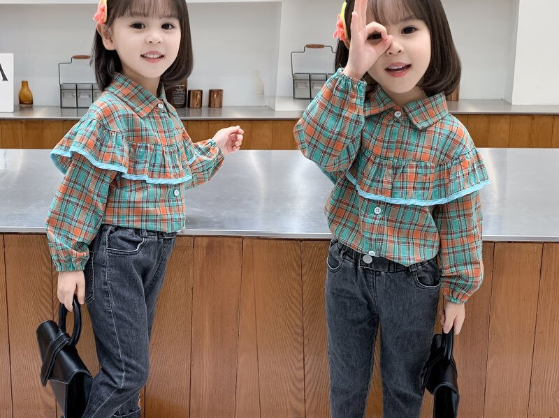 Quần jean kết hợp áo sơ mi