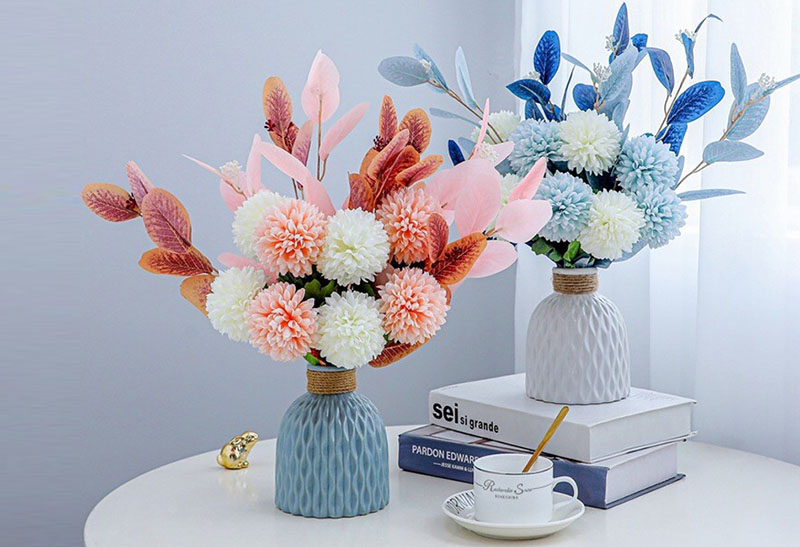 Hoa giả bằng nhựa - Loại hoa truyền thống được nhiều người lựa chọn