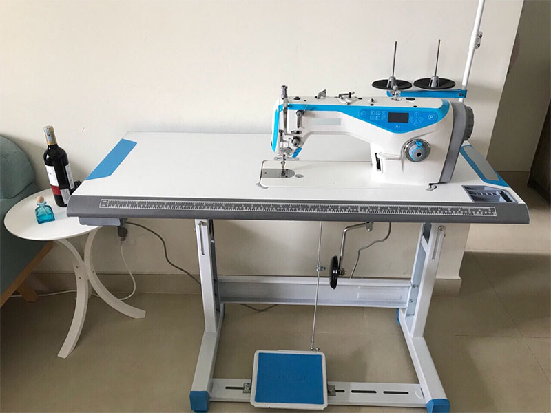 Máy may để bàn mini