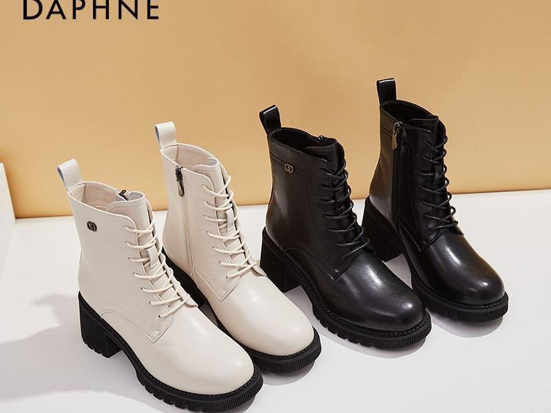 Giày Daphne là gì?