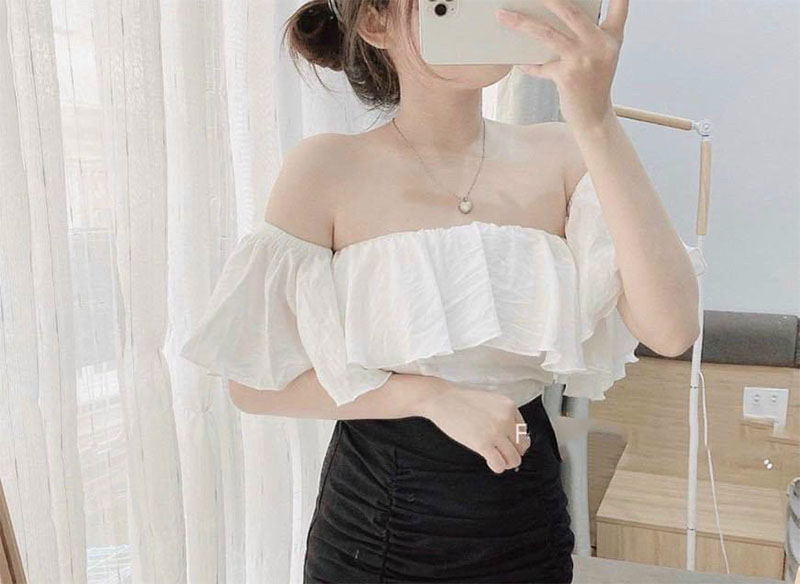 Áo trễ vai phối bèo ngực