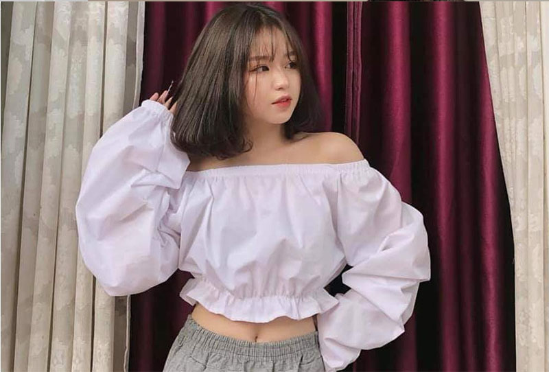 Áo trễ vai màu trắng