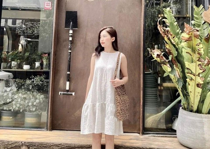 Đầm chữ A sát nách