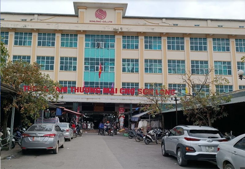 Chợ Sơn Long, chợ Phú Điền nằm cách chợ Ninh hiệp không xa
