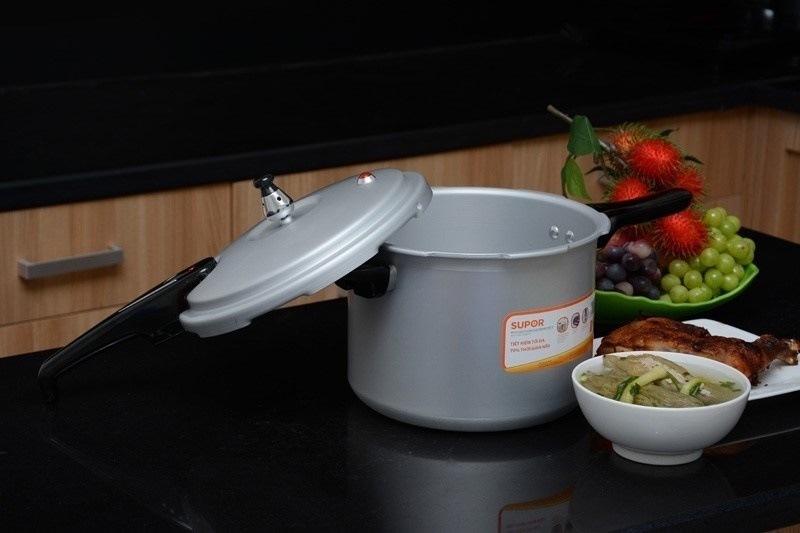 Nồi áp suất cơ dùng được bếp từ Supor YL183F5