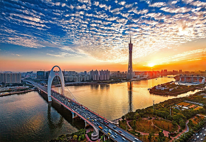 Dòng Châu Giang với khung cảnh yên bình chảy ngang thành phố