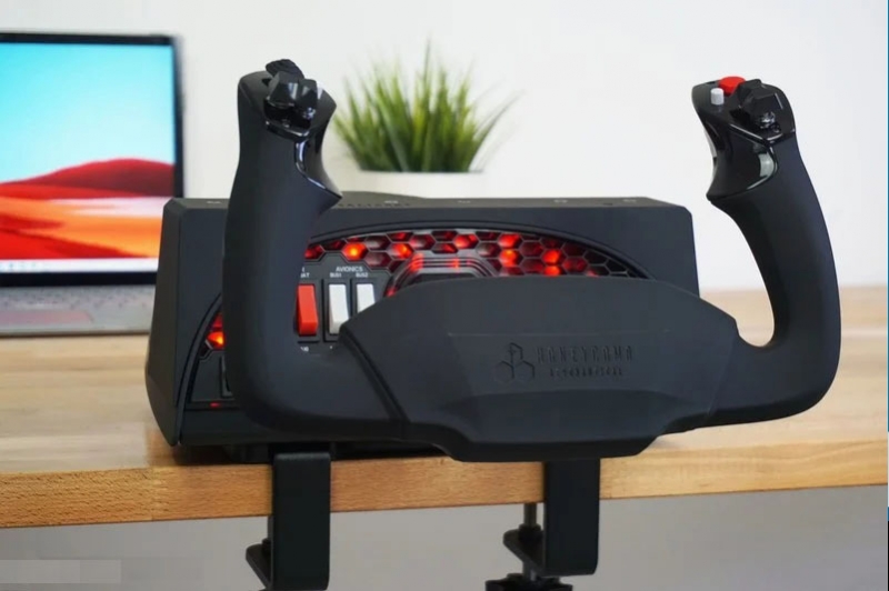 Vô lăng chơi game, Joystick lái máy bay