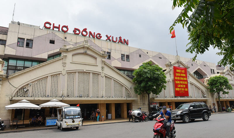 Chợ Đồng Xuân nơi chủ shop có thể mua hàng Quảng Châu giá sỉ